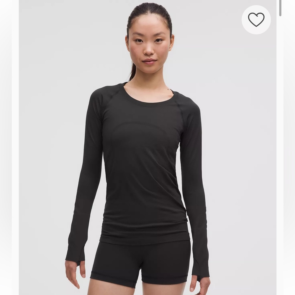 Lululemon Swiftly Tech Long Sleeve Crew; black; size 4